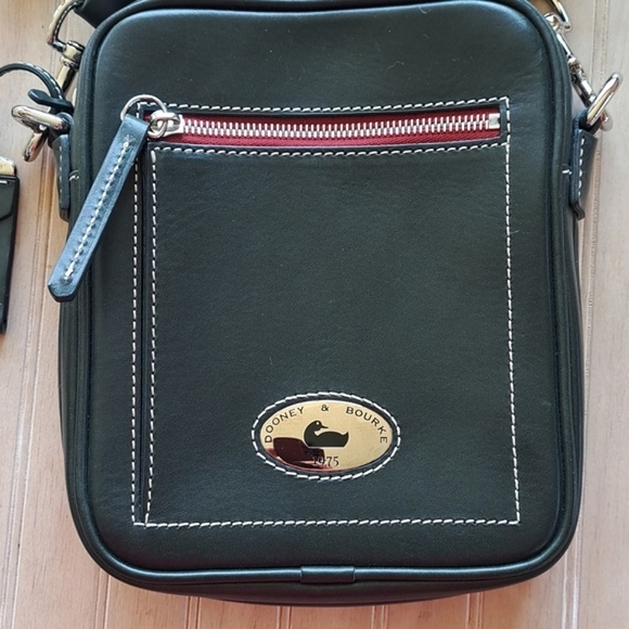 Dooney & Bourke Florentine Toscana Camera Bag Rich Dark Green Leather Crossbody - Picture 2 of 16